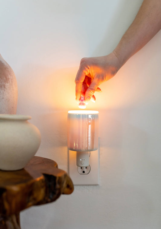 Happy Wax® Plug-In Wax Warmer with No-Scrape Silicone Dish