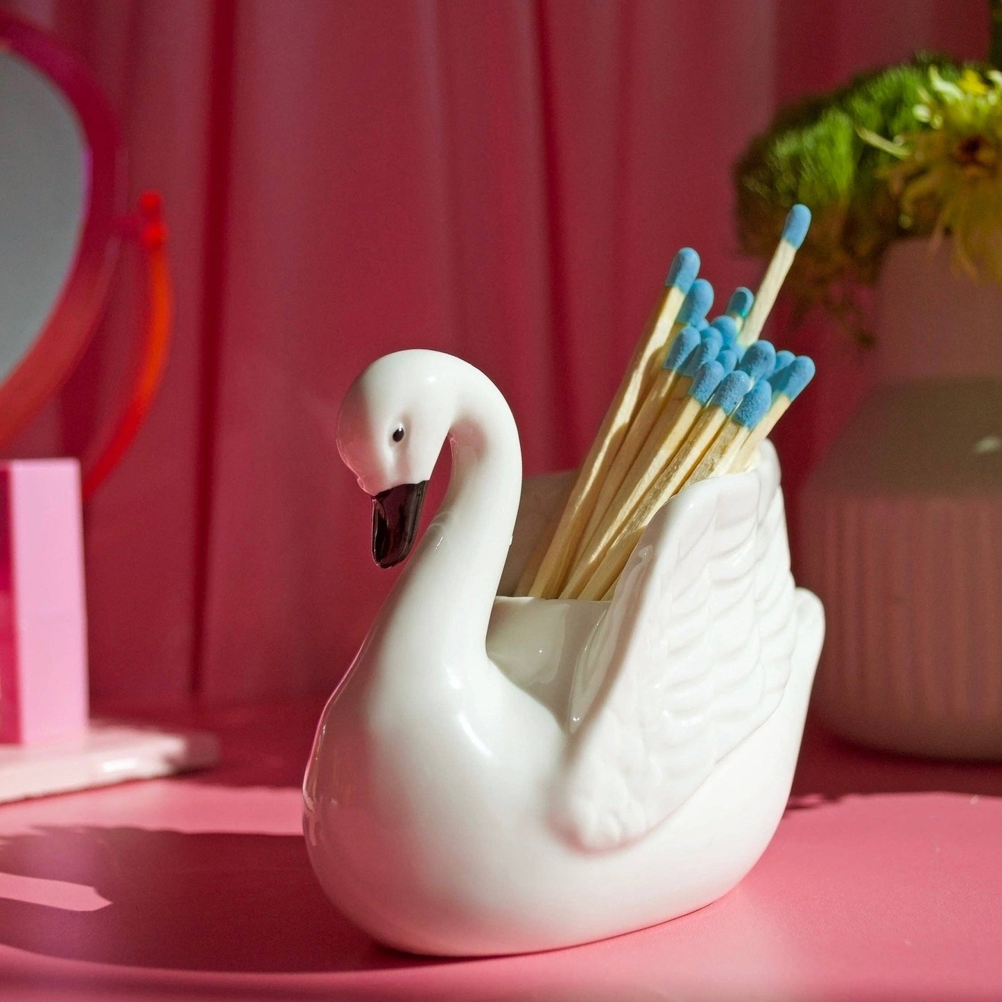 Swan Match Striker – Aesthetic Ceramic Match Holder & Bud Vase
