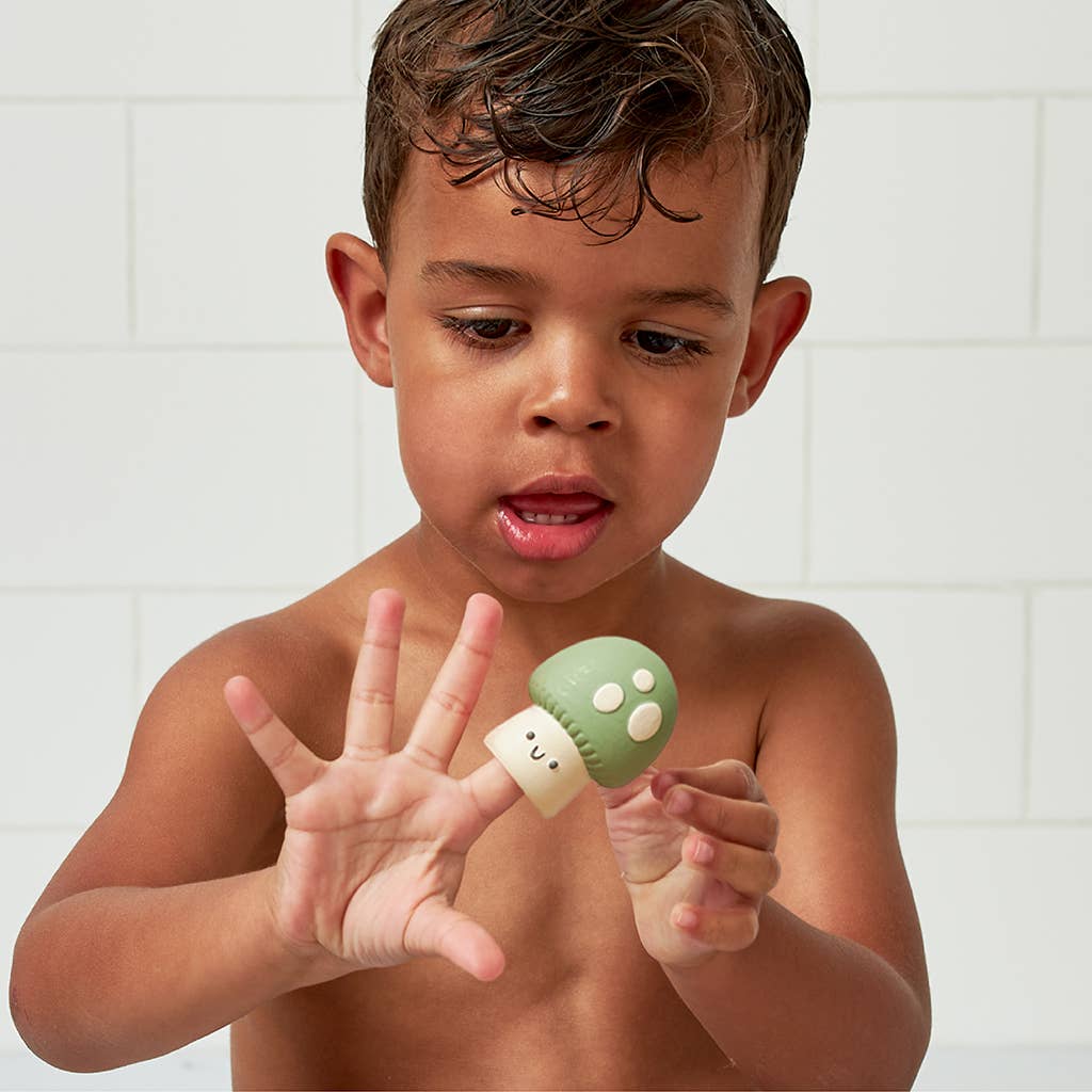 Itzy Bitzy Puppets™ - Bath + Storytelling Toys