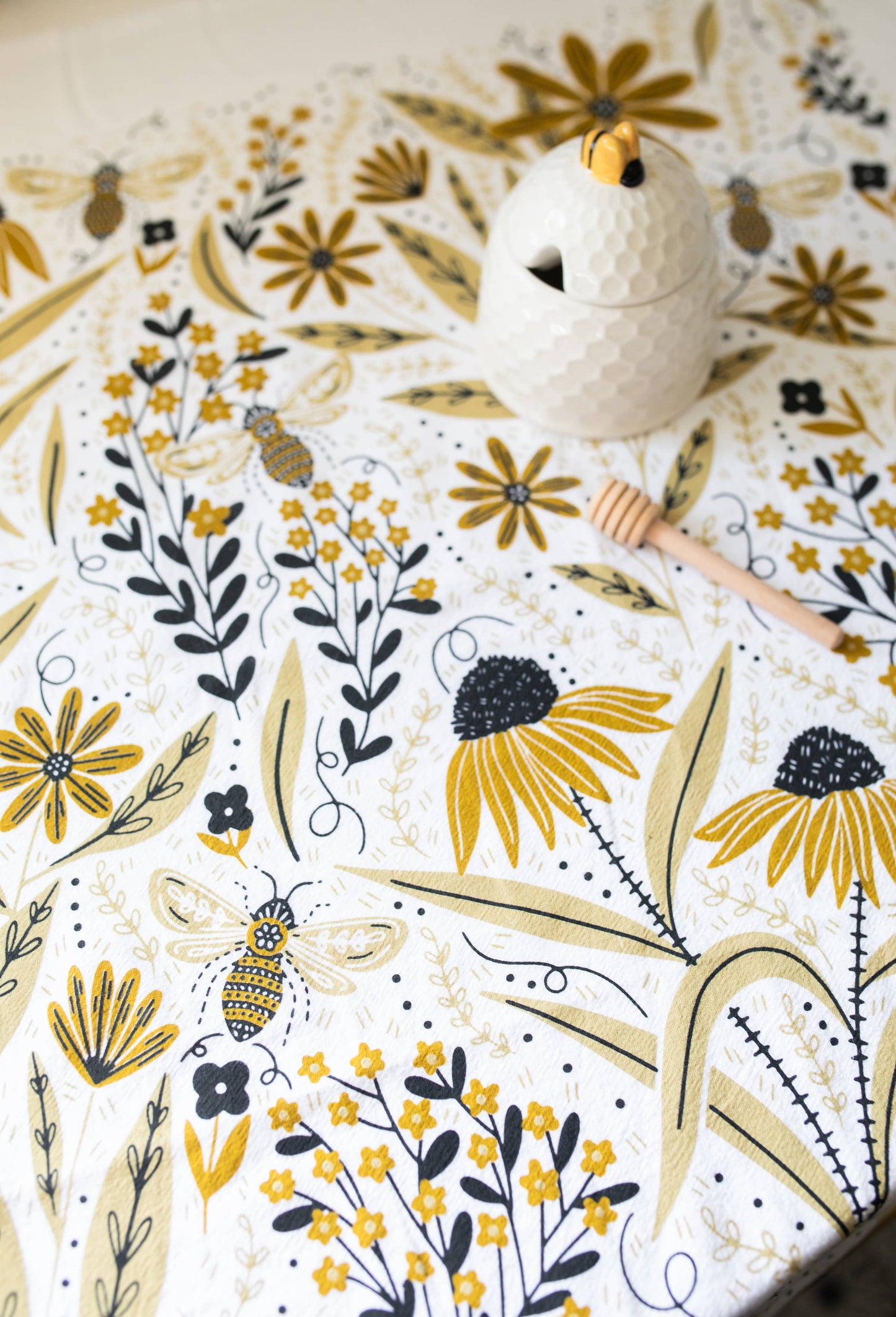 Bee Garden Tea Towel - Bee Floral Kitchen Towel Decor