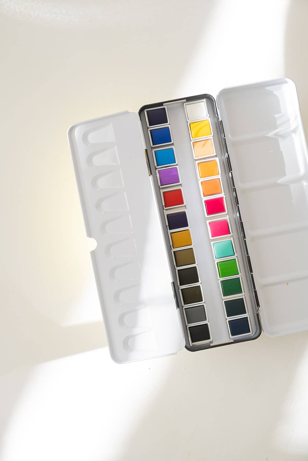 24 Color Piant 24 Color Watercolor Paint Palette – Poppy & Pomelo